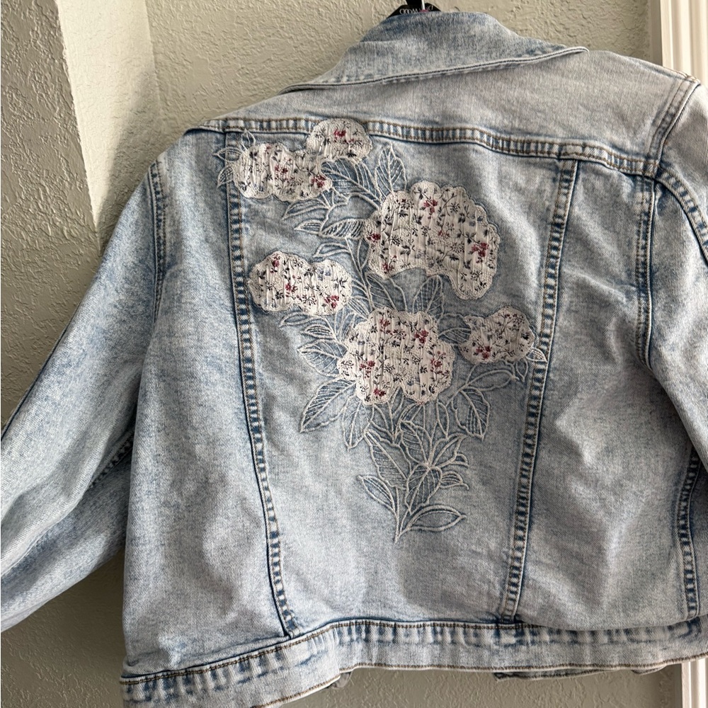 Driftwood Floral Embroidered Denim Crop Jacket - Picture 5 of 7